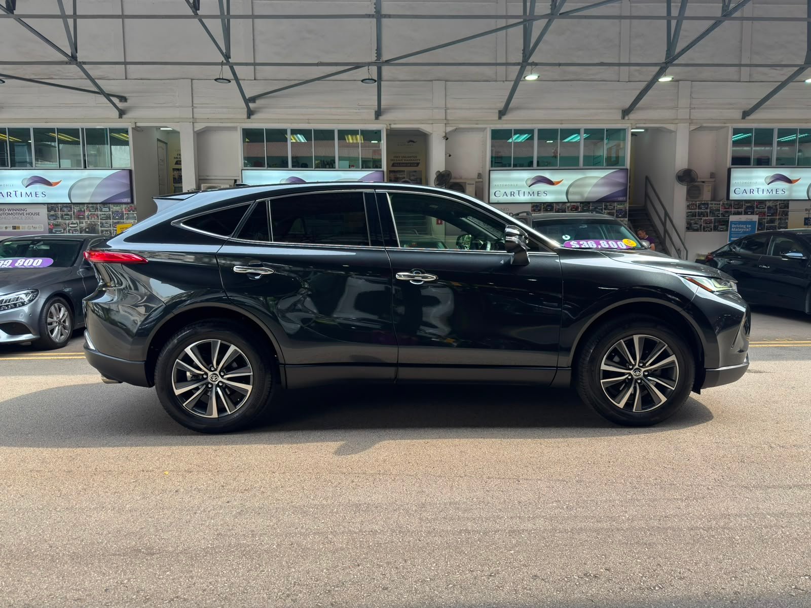 Toyota Harrier Hybrid 2.5G photo 4